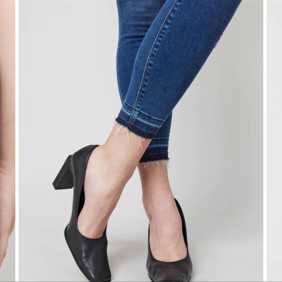 NWOT SPANX DISTRESSED ANKLE SKINNY JEANS MEDIUM WASH - Size Medium SKU:466 - Picture 6 of 16